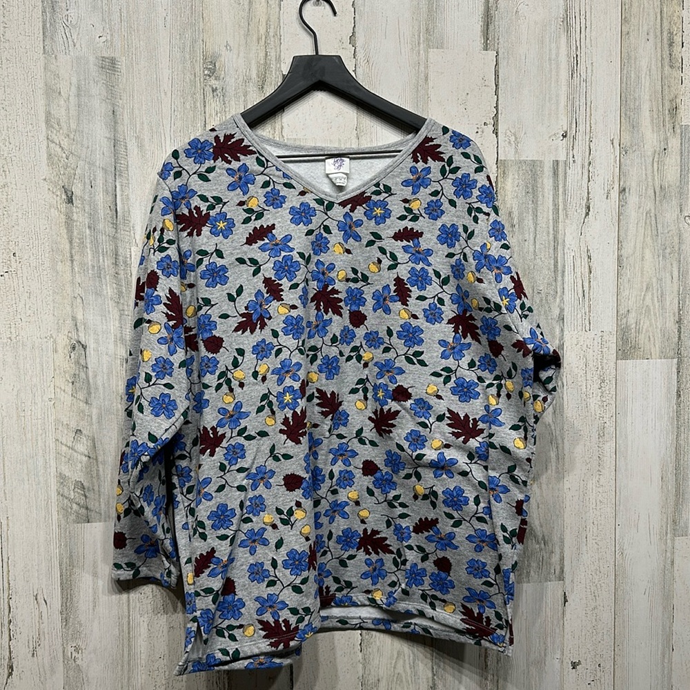 Women’s Sweater with Floral and Leaves size 14w/16w by just my size